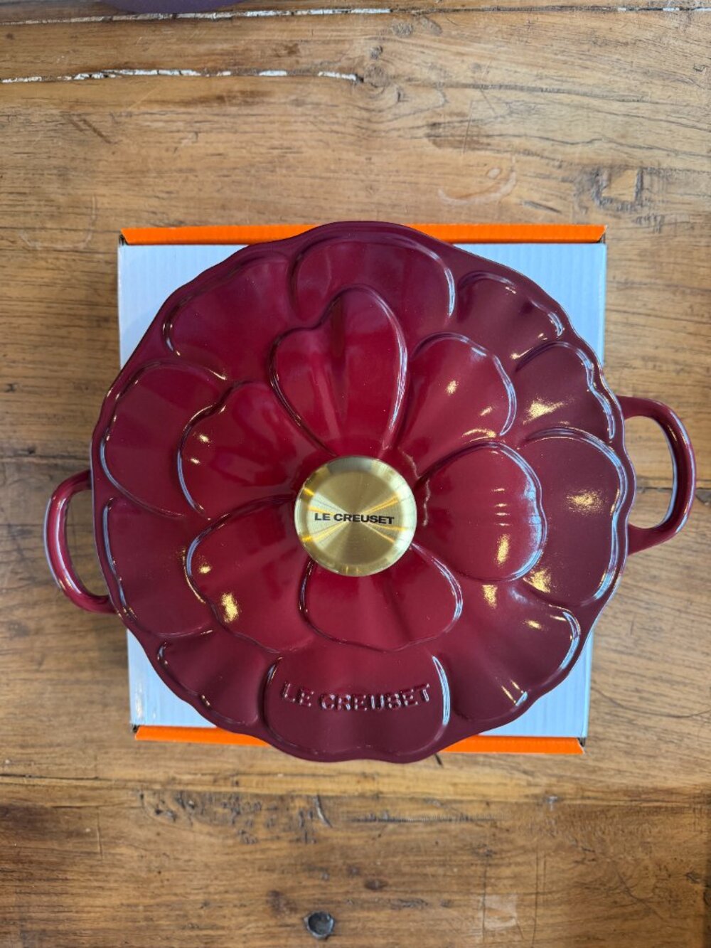Le Creuset Signature Cast Iron Petal Shallow Casserole 2.25qt Garnet Rhone NEW